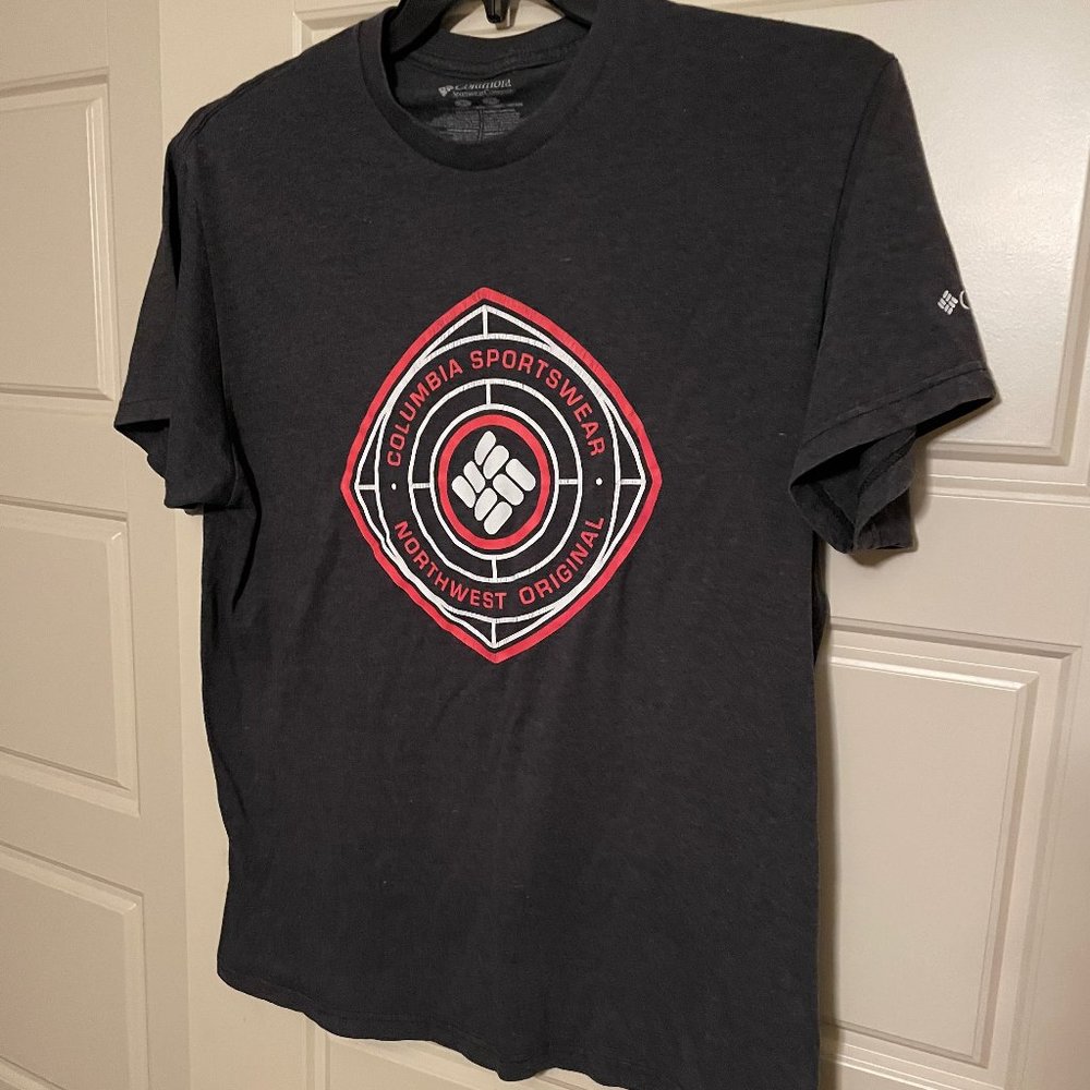 Mens Columbia Graphic tee